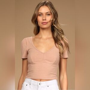 NWOT Lulus V-Neck Ribbed Short Sleeve Top - Beige